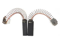 Náhradní uhlíky (2ks) pro stroje B&D (7 x 12 x 25 mm), typ 18